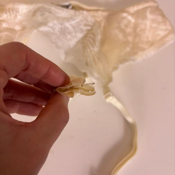 Christian Dior Ivory Silk Lace Garter Belt Medium - Picture 5 of 9